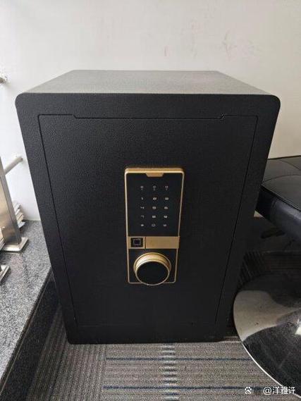 金盾保险柜没电了怎么打开